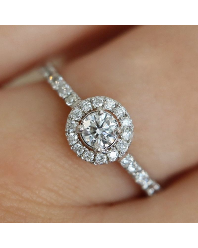 Bague en or et halo diamants