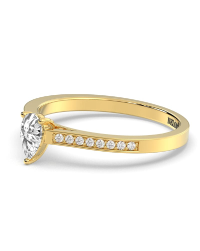 Bague Solitaire en Or jaune Accompagné Diamant Poire