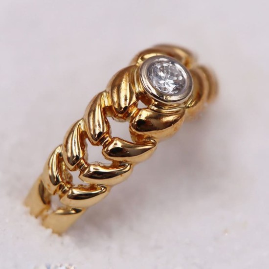 Bague en Or jaune avec Diamant