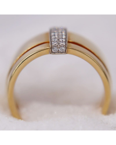 Bague en Or Jaune agrémentée d'une ligne de diamants au centre