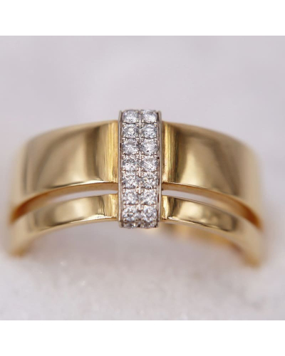 Bague en Or Jaune agrémentée d'une ligne de diamants au centre