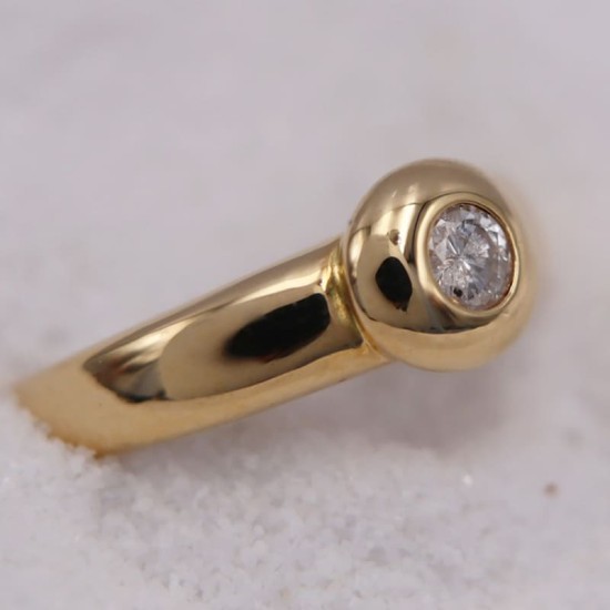 Bague - Solitaire avec un diamant serti clos pour Femme