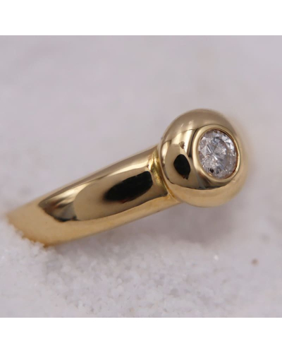 Bague - Solitaire avec un diamant serti clos pour Femme