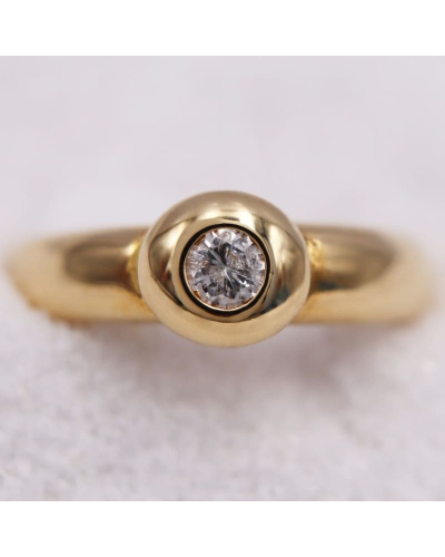 Bague - Solitaire avec un diamant serti clos pour Femme