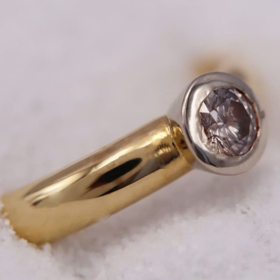 Bague - Solitaire en Or Blanc et Jaune avec un Diamants pour Femme