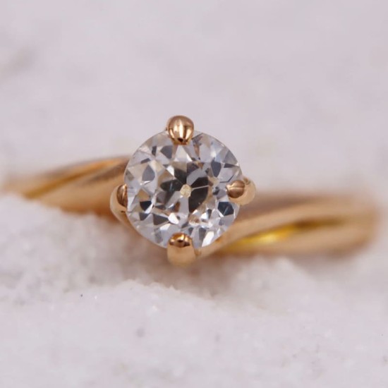 Bague - Solitaire en Or Jaune avec un Diamant pour Femme