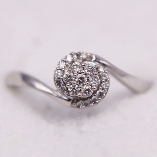 Bague - Solitaire sertie de Diamants pour Femme