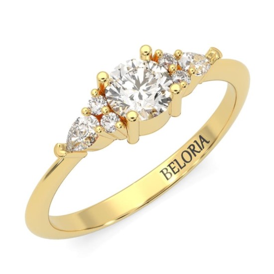 Bague Solitaire en or jaune Accompagné de Diamants