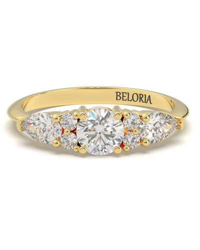 Bague Solitaire en or jaune Accompagné de Diamants