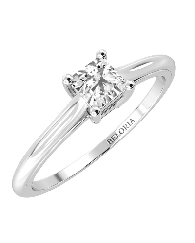 Bague solitaire en or blanc avec diamant princesse