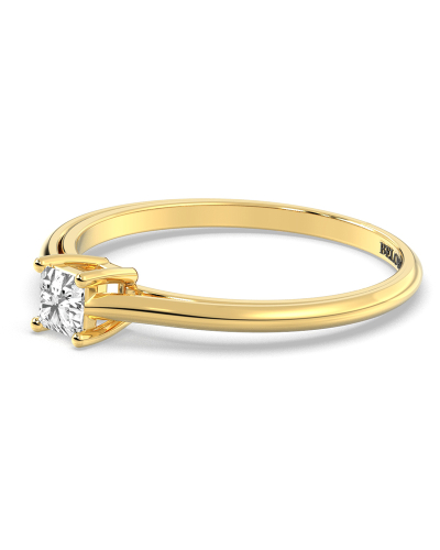 Bague solitaire en or jaune avec diamant princesse