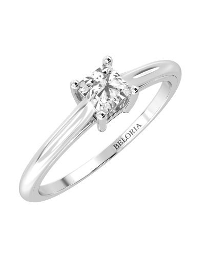 Bague solitaire en or blanc avec diamant princesse