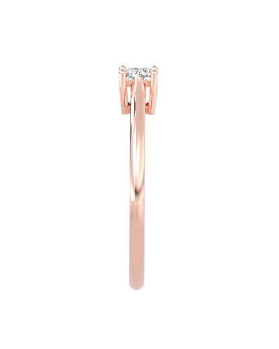 Bague solitaire en or rose avec diamant princesse