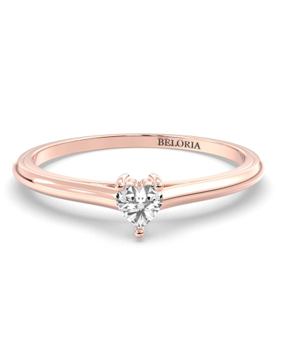 Bague solitaire en or rose avec diamant princesse