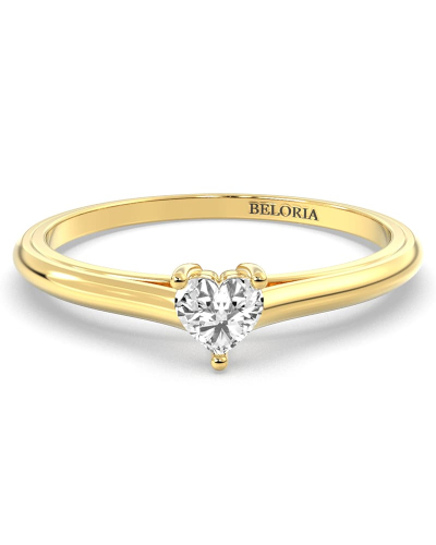 Bague solitaire en or jaune avec diamant princesse
