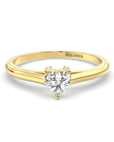 Bague solitaire en or jaune avec diamant princesse