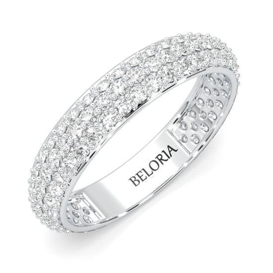 Alliance en or blanc sertie d'un sublime pavage en diamants
