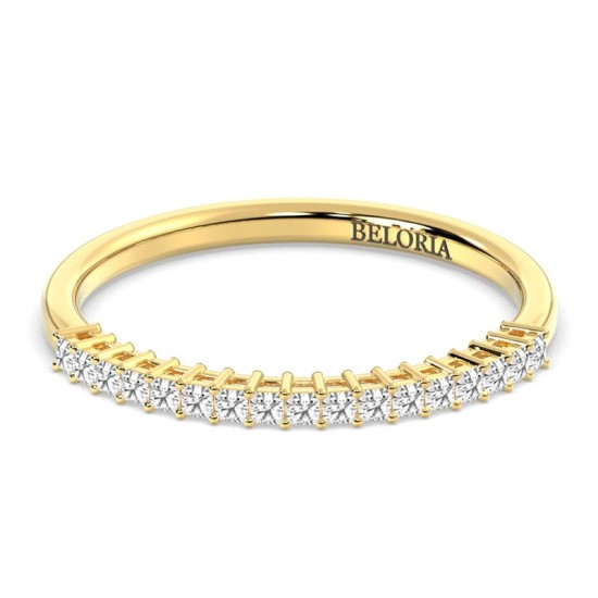 Demi-alliance diamants princesse serti griffes en or jaune