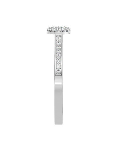 Solitaire coussin accompagné en or blanc 18k et diamants