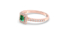 Bague Solitaire en Or rose avec Emeraude princesse et son Halo Accompagné Diamant