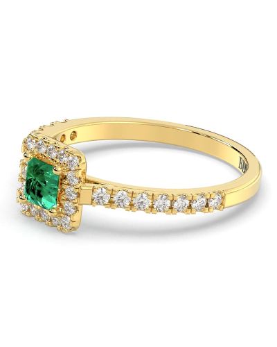 Bague Solitaire en Or jaune avec Emeraude princesse et son Halo Accompagné Diamant