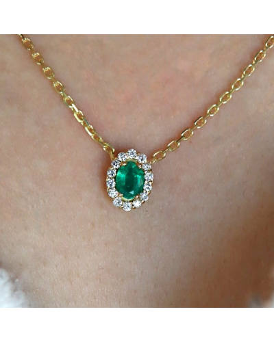 Collier en or jaune  18K émeraude oval et son halo diamant