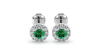 Boucles d'oreilles en or blanc 18K émeraude ronde et halo de diamants