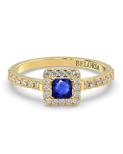 Bague Solitaire en Or jaune avec Saphir princesse et son Halo Accompagné Diamant