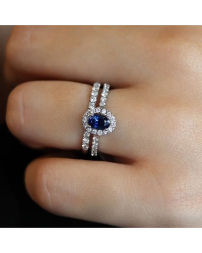 Bague or blanc 18 carats saphir ovale et diamants