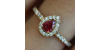 bague Solitaire en Or rose rubis poire et son halo  Accompagné Diamants