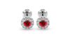 Boucles d'oreilles en or blanc 18K rubis ronde et halo de diamants