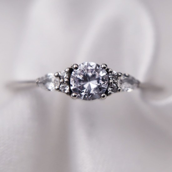 Solitaire or blanc