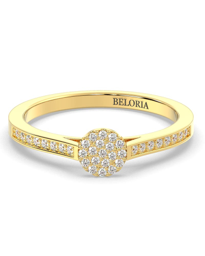 Solitaire coussin accompagné en or jaune 18k et diamants