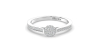 Solitaire coussin accompagné en or blanc 18k et diamants