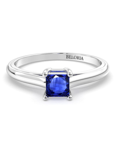 Bague solitaire en or blanc avec saphir princesse