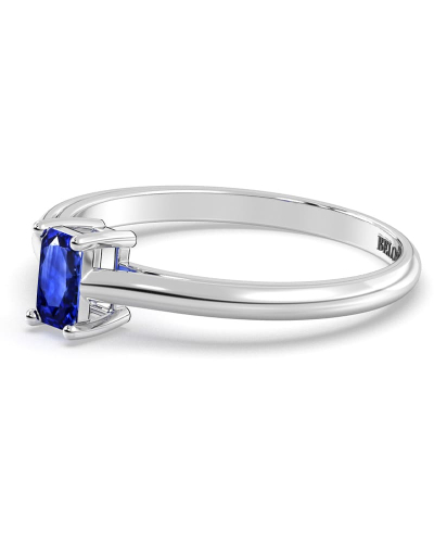 Bague solitaire en or blanc avec saphir emeraude