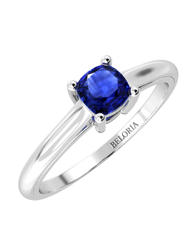 Bague solitaire en or blanc avec saphir coussin