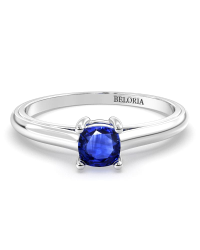 Bague solitaire en or blanc avec saphir coussin