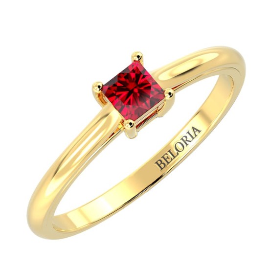 Bague solitaire en or jaune avec rubis princesse