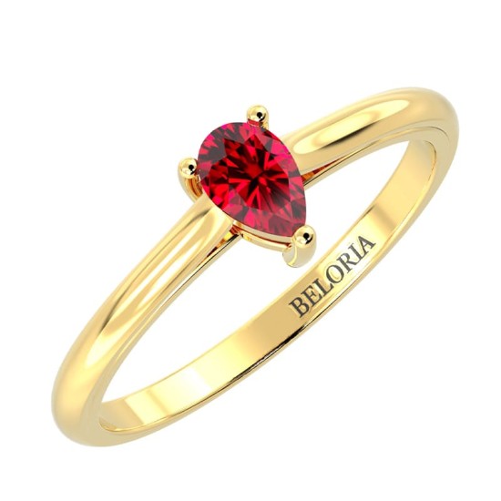 Bague solitaire en or jaune avec rubis poire