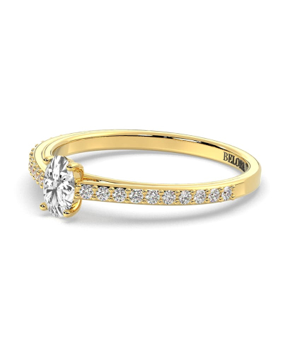 Bague Solitaire en Or jaune  Accompagné Diamant Ovale