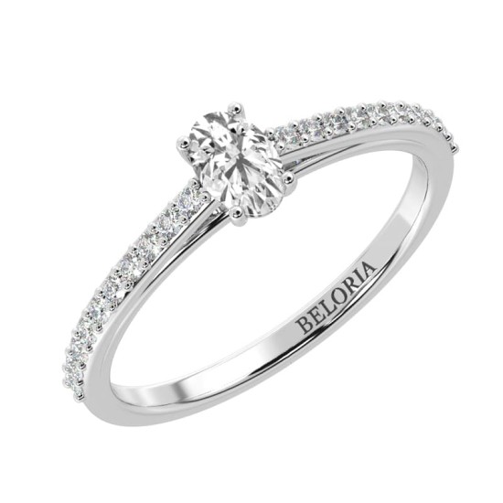 Bague Solitaire en Or blanc  Accompagné Diamant Ovale