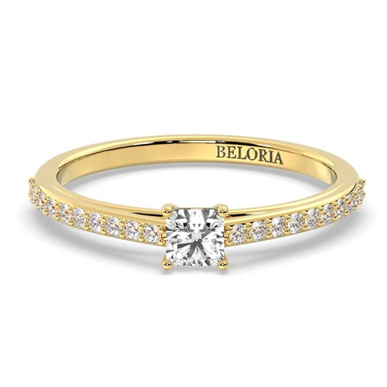 Bague Solitaire en Or jaune Accompagné Diamant Princesse